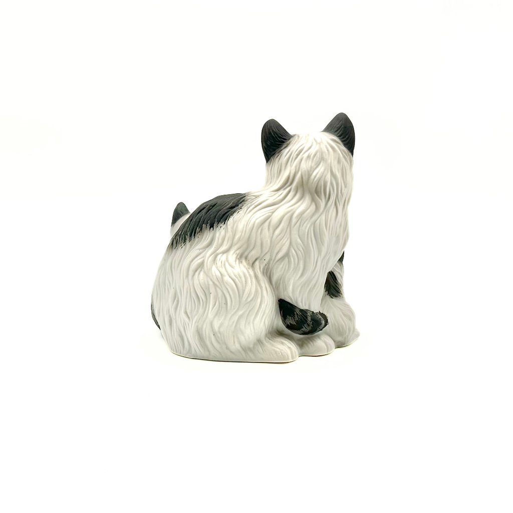 HOMCO #1412 Porcelain Cat With Kittens Figurine
