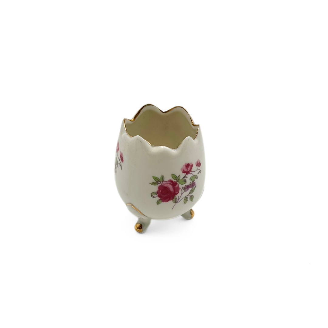 Porcelain Footed Cracked Egg Vase