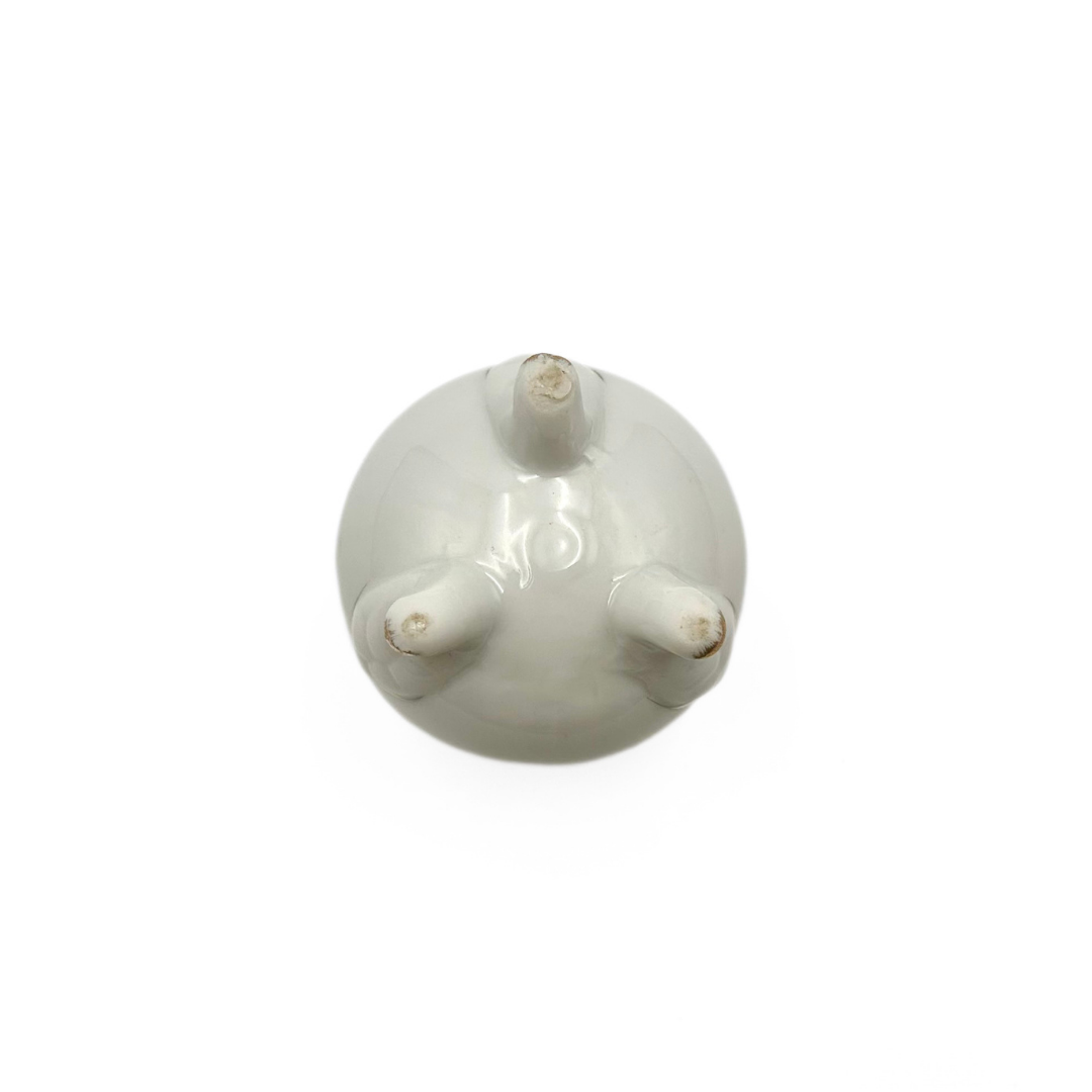 Porcelain Footed Cracked Egg Vase