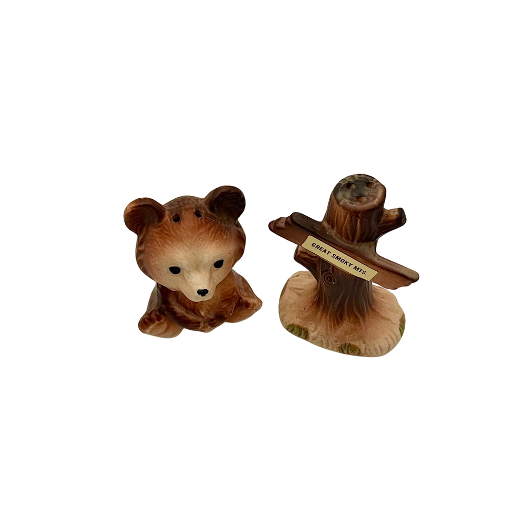 Vintage Great Smoky Mountains Souvenir Bear Cub and Tree Stump Signpost Salt & Pepper Shakers