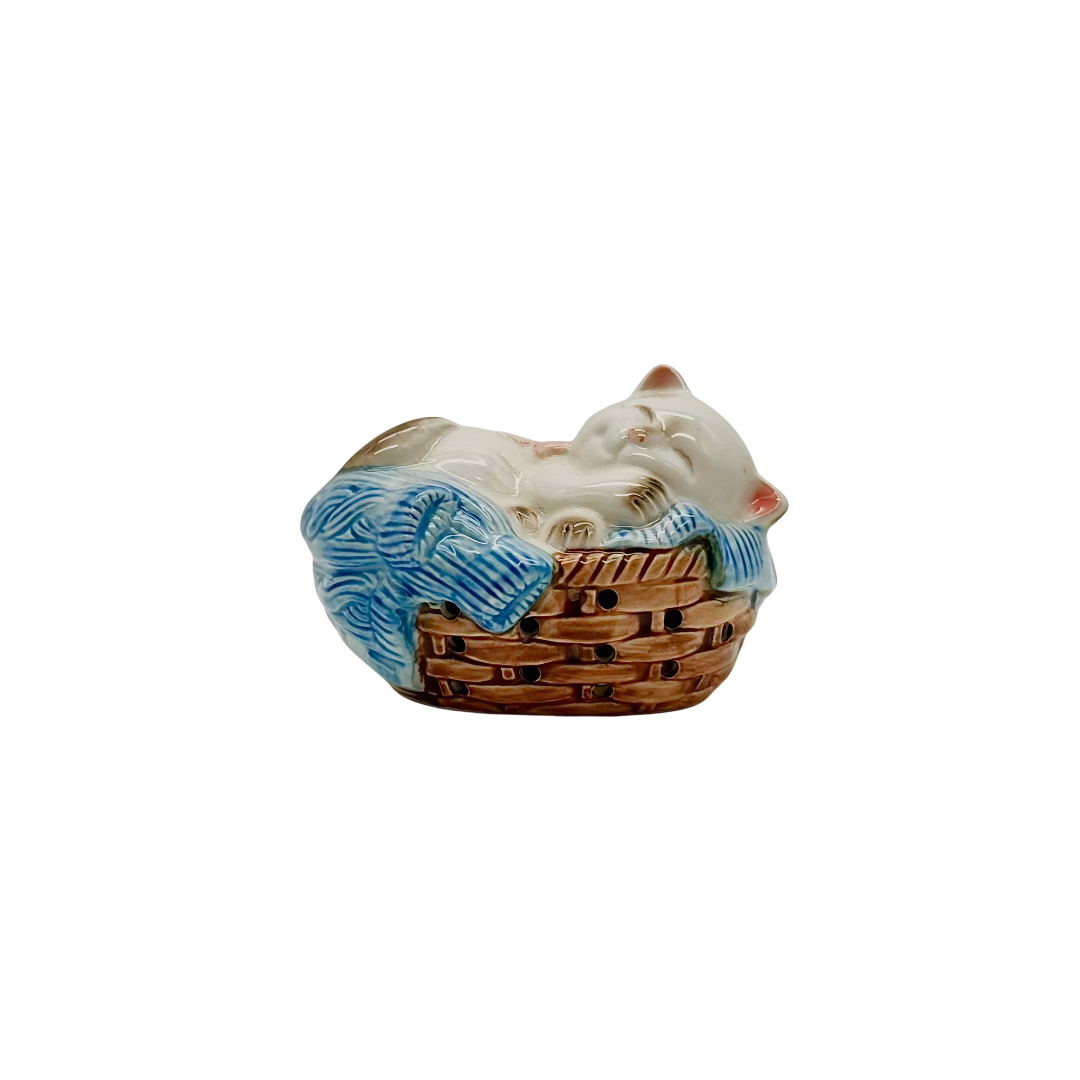 Avon Catnapper Sleeping Kitten in Basket Ceramic Sachet Pomander