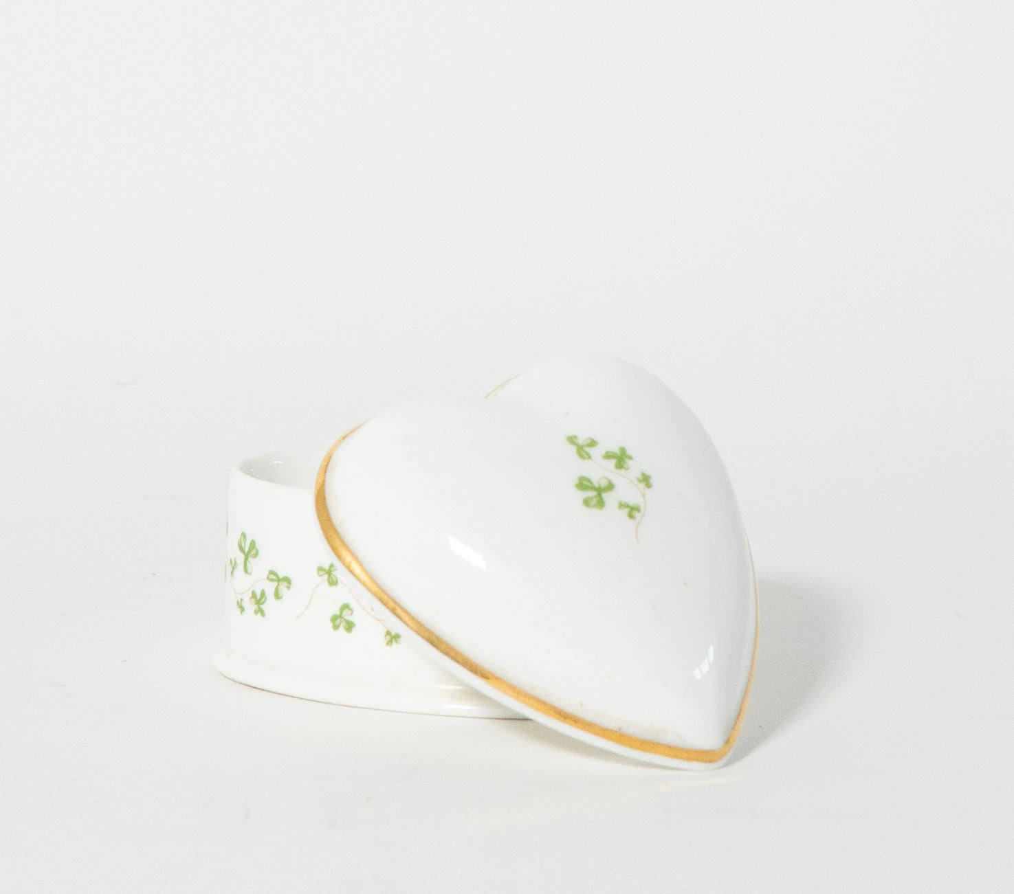 Vintage Royal Tara Ireland Heart Trinket Box Shamrock Porcelain