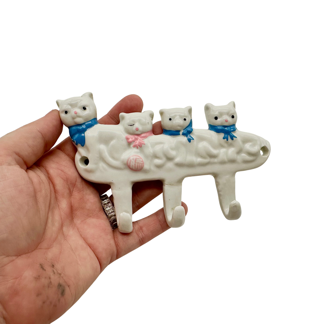 Vintage Ceramic Mama Cat and Kittens Wall Hook Rack