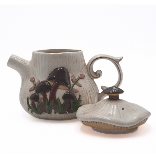 Arnel 1970s Mushroom Teapot and Creamer Set