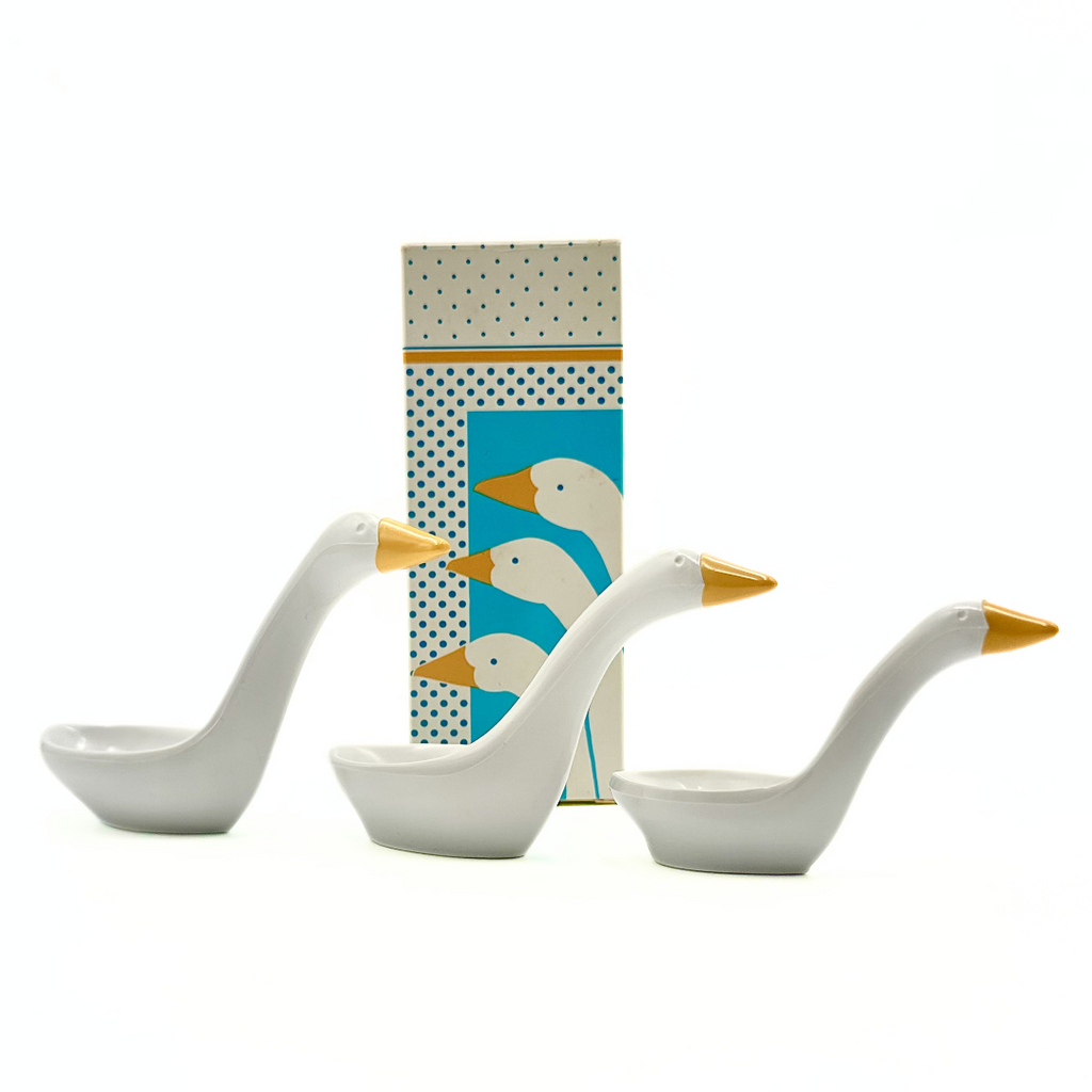 Avon Loving Spoonfuls Goose Measuring Spoons Set