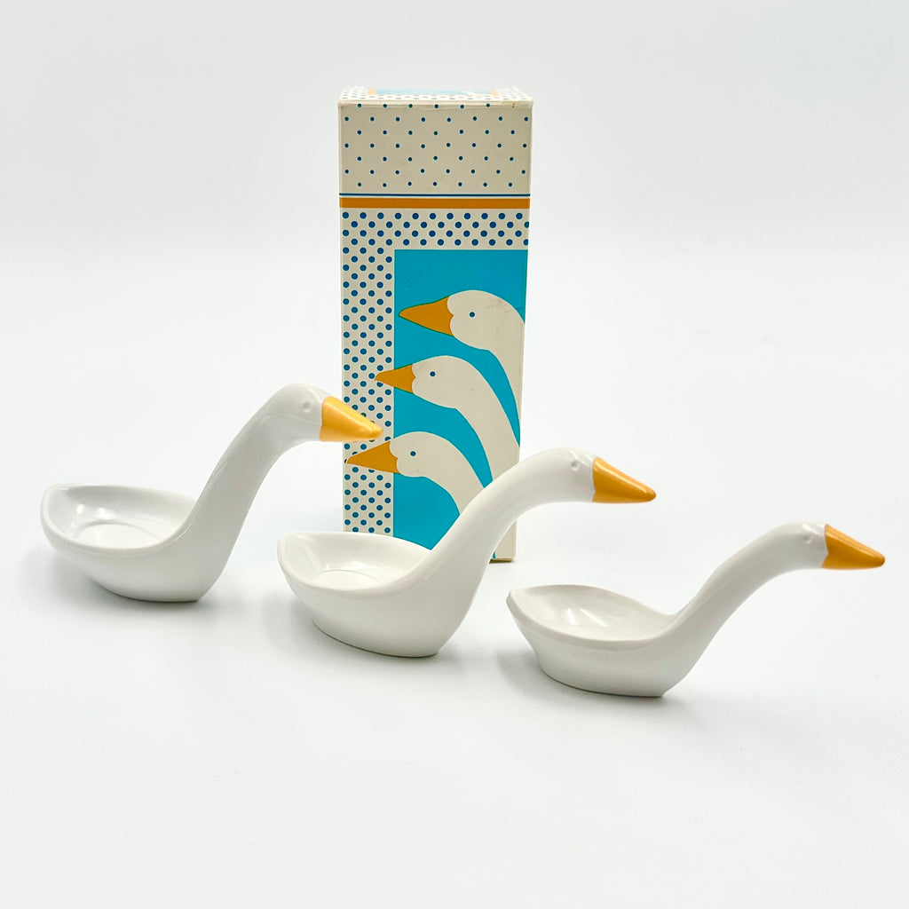 Avon Loving Spoonfuls Goose Measuring Spoons Set Ceramic Made in Italy with Box