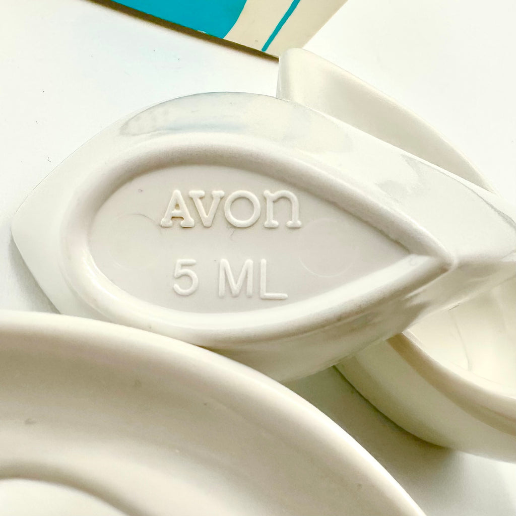 Avon Loving Spoonfuls Goose Measuring Spoons Set Ceramic Made in Italy with Box