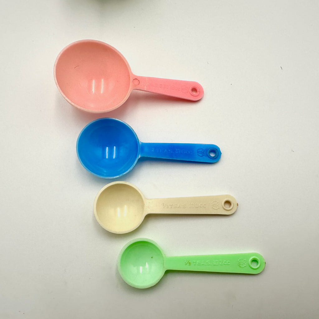 Mason International Hen Measuring Spoon Holder Set