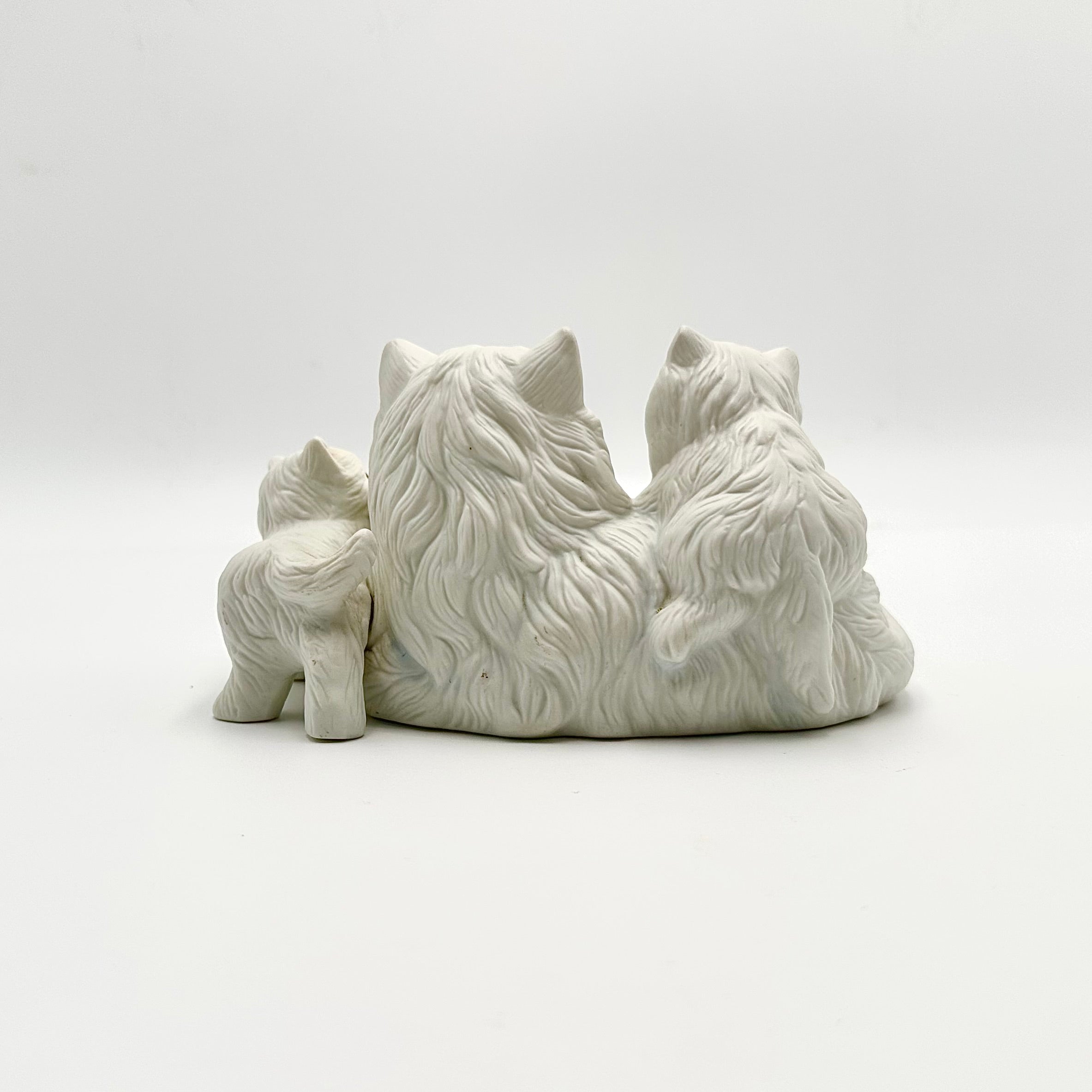 HOMCO Persian Cat Figurine & Kittens