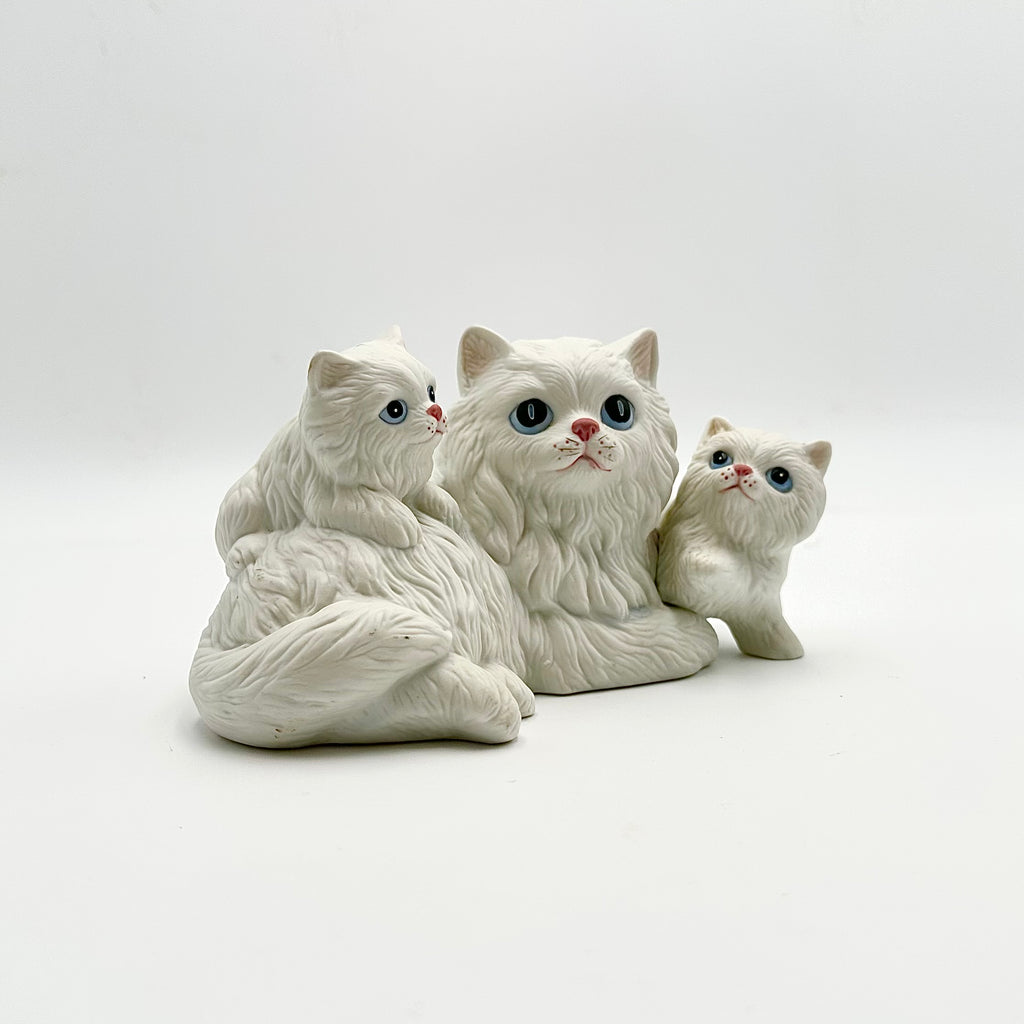 HOMCO Persian Cat Figurine & Kittens