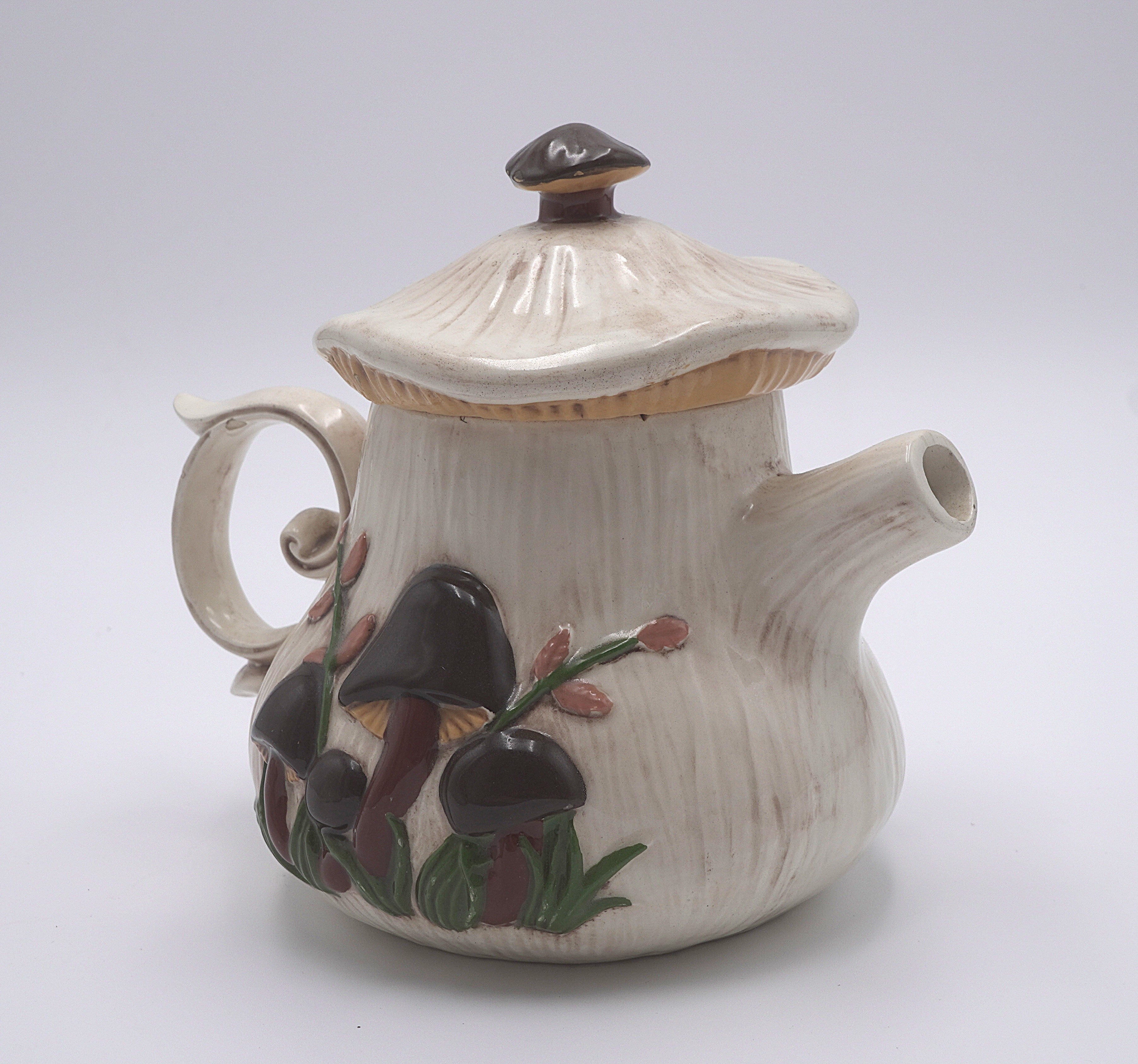 Arnel 1970s Mushroom Teapot and Creamer Set