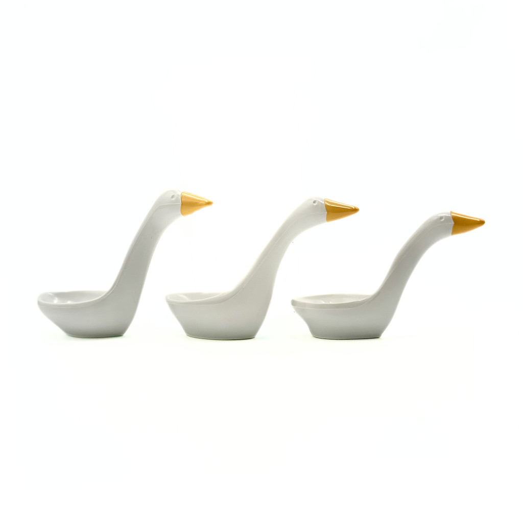 Avon "Loving Spoonfuls" Measuring Spoon Set