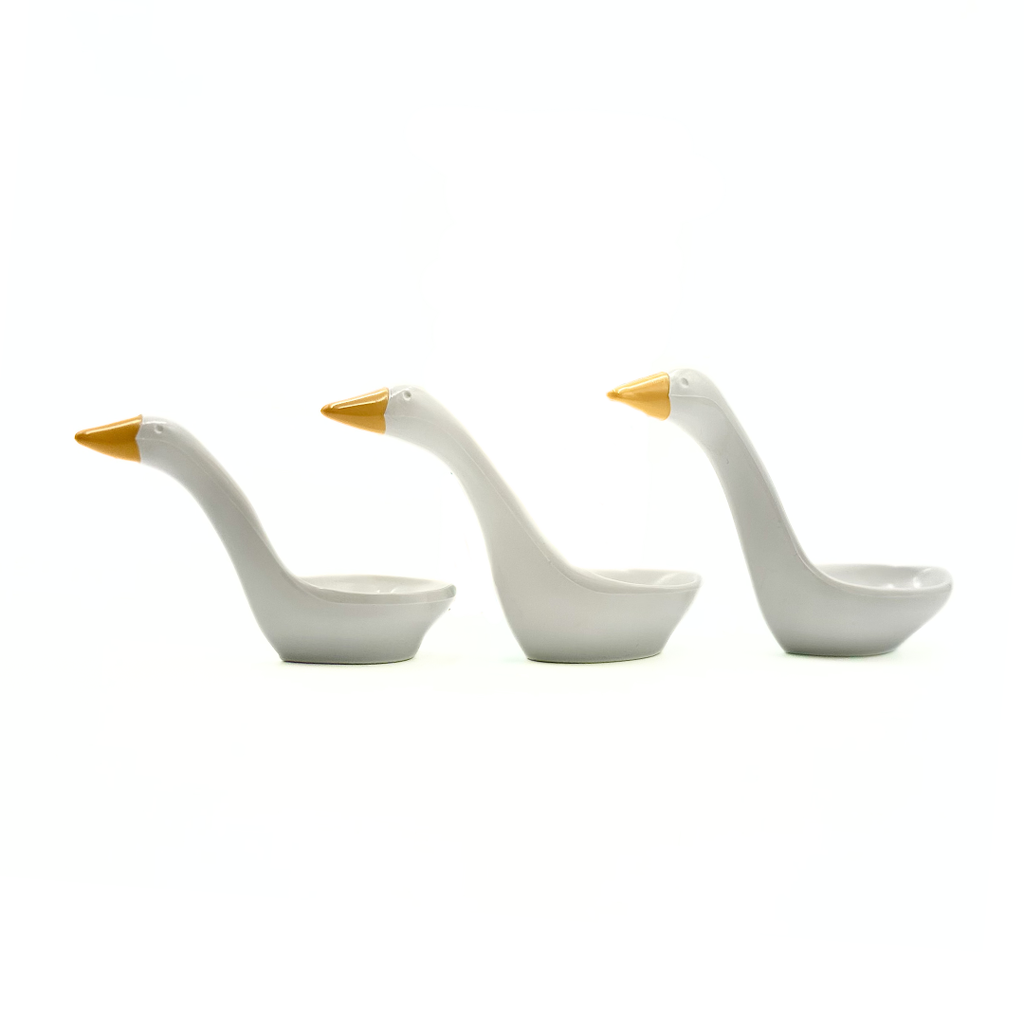 Avon "Loving Spoonfuls" Measuring Spoon Set